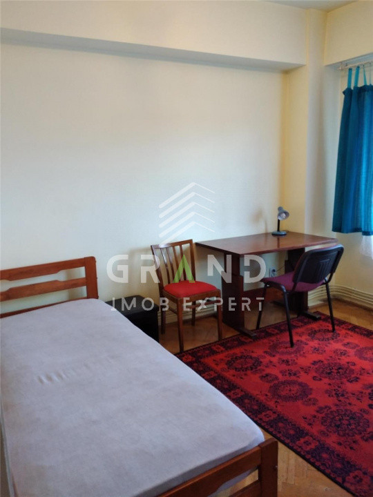 Ap. cu două camere decomandate, zona Prefectură –ultracentral Cluj -fara parcare