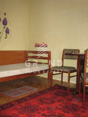 Ap. cu două camere decomandate, zona Prefectură –ultracentral Cluj -fara parcare