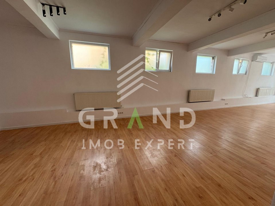 Închiriere casă–zonă centrală,Str. Caracal | 280 m² utili | Parcare asigurată