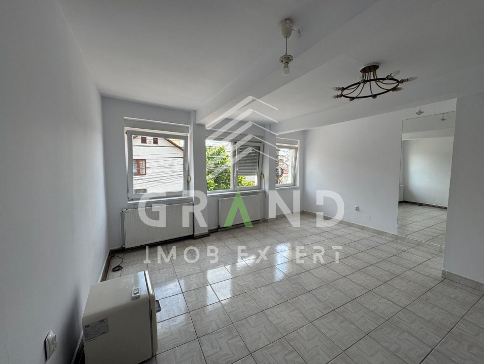 Închiriere casă–zonă centrală,Str. Caracal | 280 m² utili | Parcare asigurată