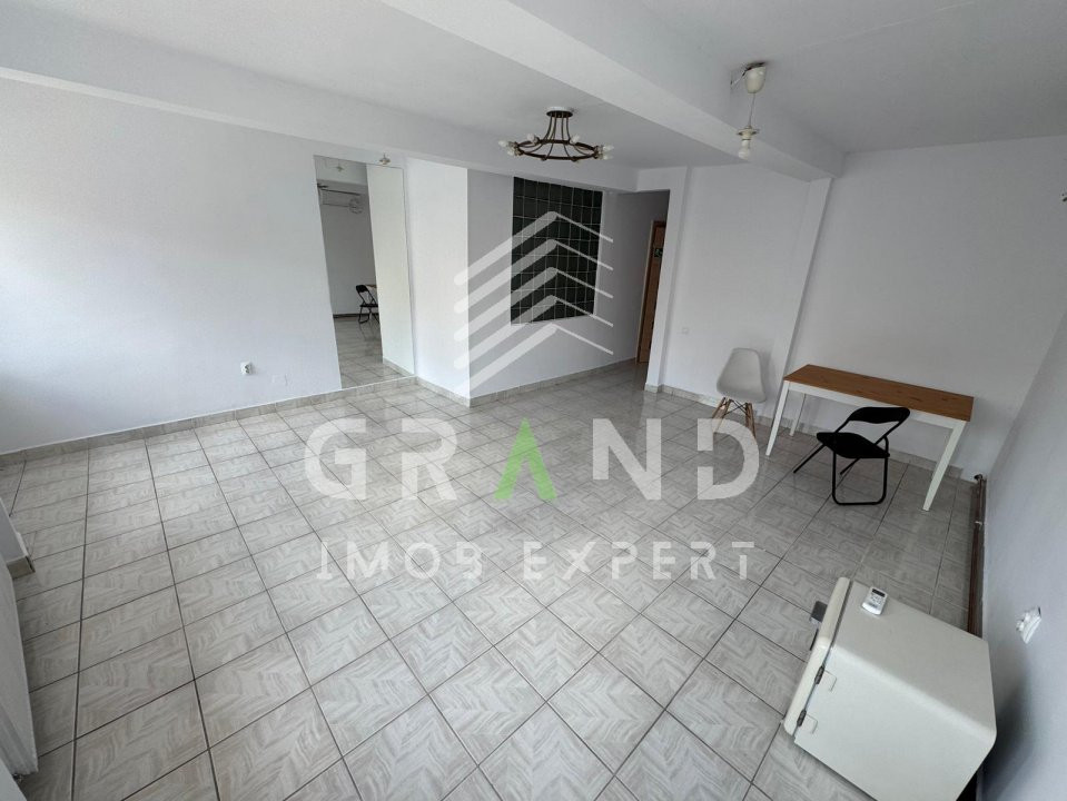 Închiriere casă–zonă centrală,Str. Caracal | 280 m² utili | Parcare asigurată