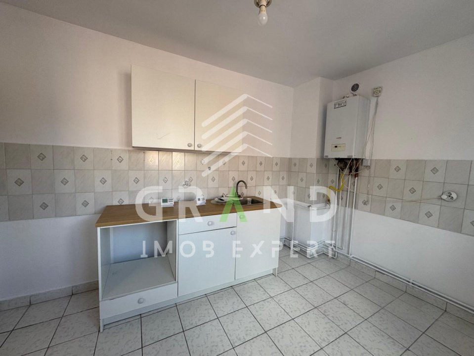 Închiriere casă–zonă centrală,Str. Caracal | 280 m² utili | Parcare asigurată
