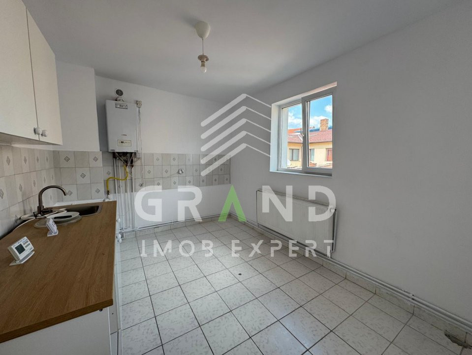 Închiriere casă–zonă centrală,Str. Caracal | 280 m² utili | Parcare asigurată