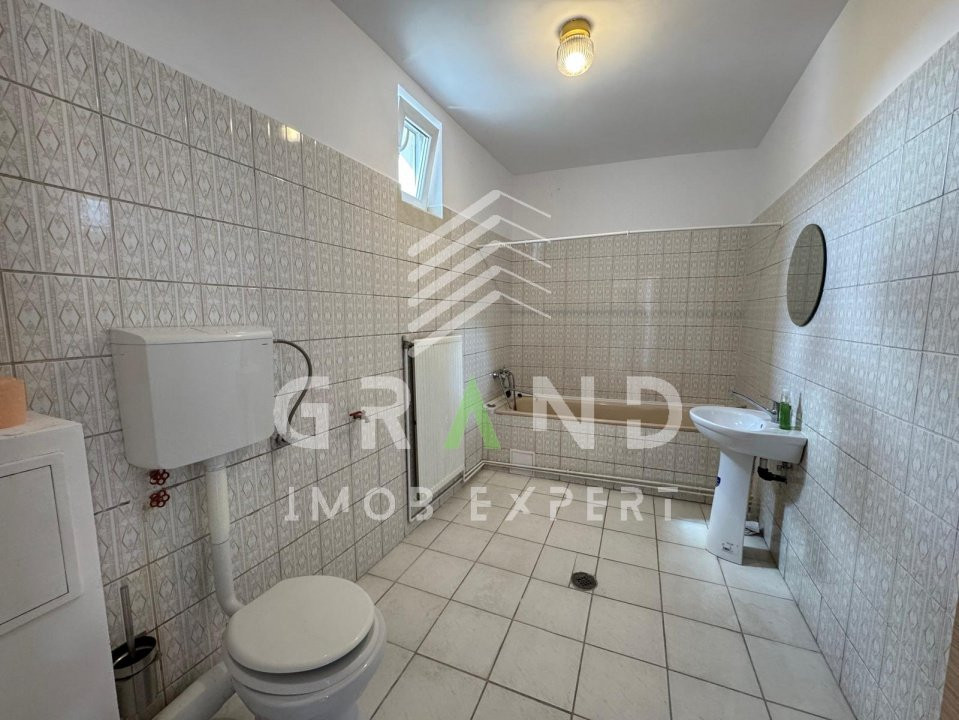 Închiriere casă–zonă centrală,Str. Caracal | 280 m² utili | Parcare asigurată