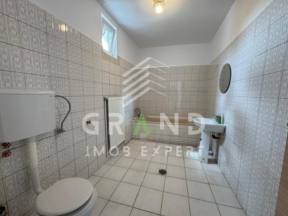 Închiriere casă–zonă centrală,Str. Caracal | 280 m² utili | Parcare asigurată