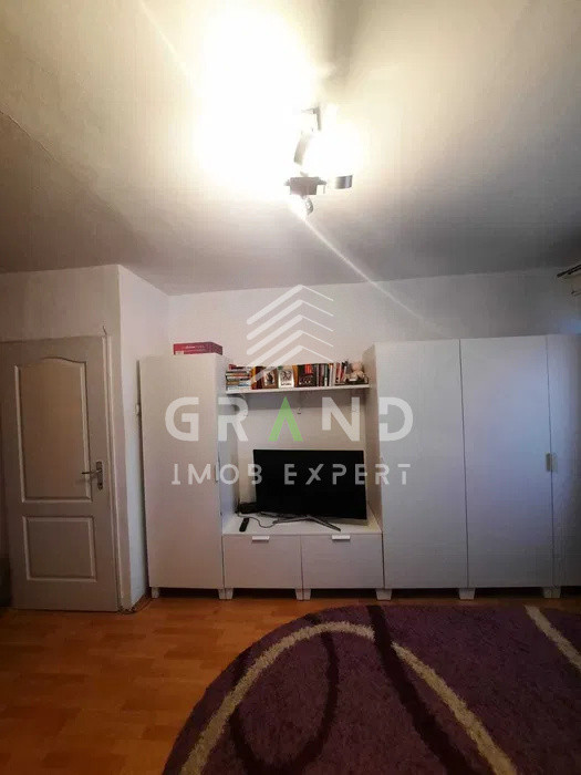 Ap 1 camera DECOMANDAT, BALCON, PARCARE, zona Manastur/Platinia