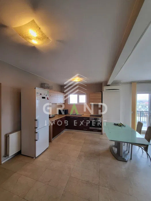Ap 3 camere/ 2 DORMITOARE / BALCON / zona Zorilor