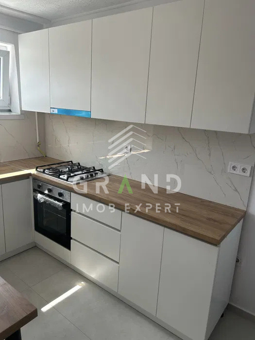 Ap 2 camere DECOMANDAT, BALCON, zona Manastur