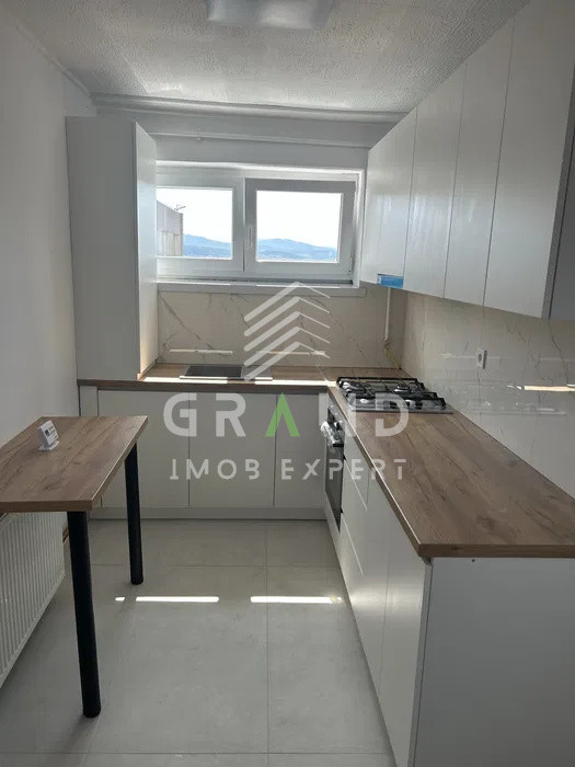 Ap 2 camere DECOMANDAT, BALCON, zona Manastur