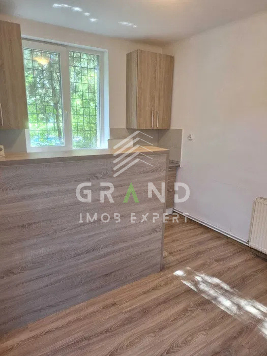 Ap 2 camere | DECOMANDAT | Aurel Suciu – Iulius Mall / FSEGA