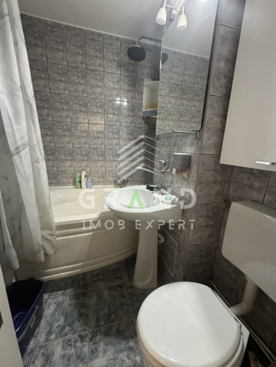 OPORTUNITATE! Ap 2 camere,DECOMANDAT, BALCON, zona Manastur