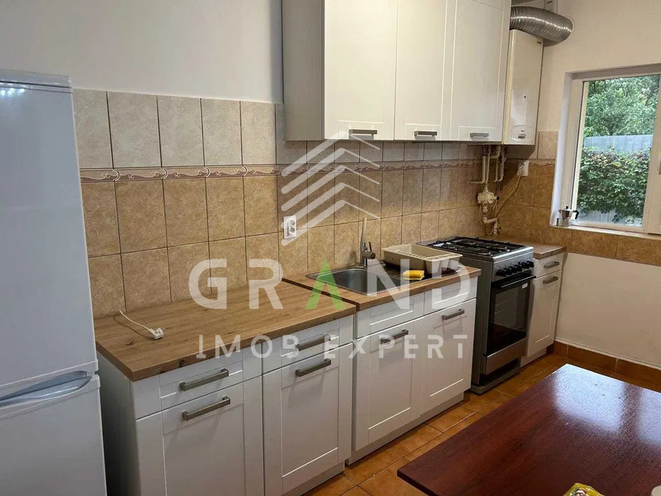 Apartament Generos 110 mp, 4 Camere, curte comuna cu parcare-Str.Campului, Cluj
