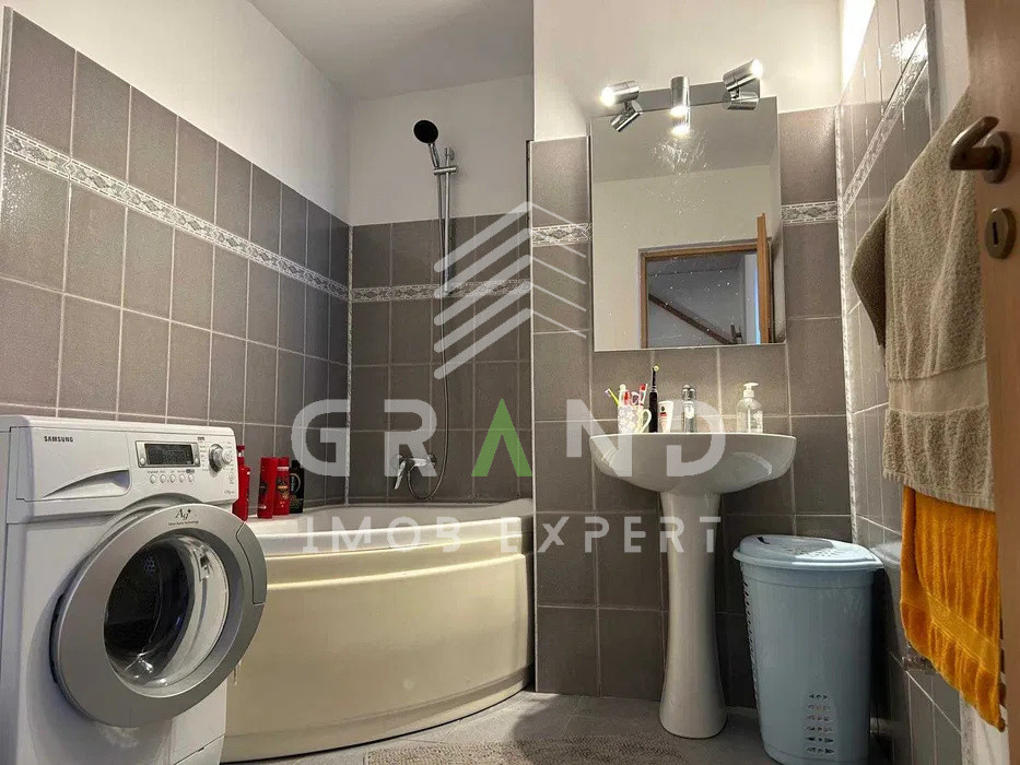 Apartament Generos 110 mp, 4 Camere, curte comuna cu parcare-Str.Campului, Cluj