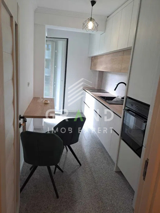 Ap 1 camera DECOMANDAT, BALCON, PARCARE SUBTERANA, zona Manastur
