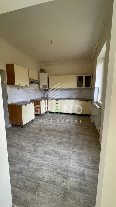 Ap 2 camere DECOMANDAT, CURTE INTERIOARA, PARCARE, PET-FRIENDLY, zona Centru