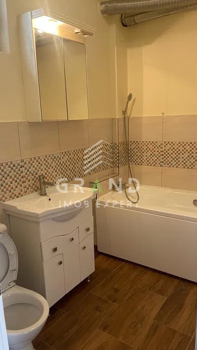 Ap 2 camere DECOMANDAT, CURTE INTERIOARA, PARCARE, PET-FRIENDLY, zona Centru