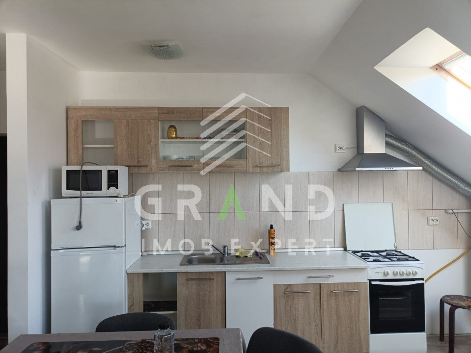 Apartament 2 camere la mansardă · Aer condiționat · Stradă liniștită în Florești
