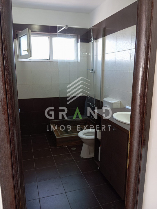 Apartament 2 camere la mansardă · Aer condiționat · Stradă liniștită în Florești
