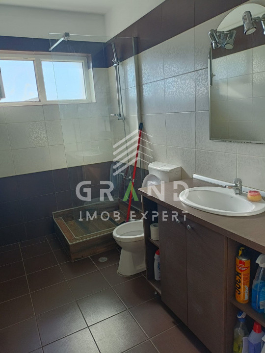 Apartament 2 camere la mansardă · Aer condiționat · Stradă liniștită în Florești