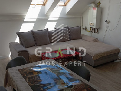 Apartament 2 camere la mansardă · Aer condiționat · Stradă liniștită în Florești