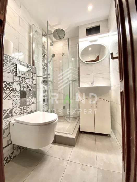 Cameră Decomandată în Apartament Compartimentat cu 4 camere in cartier– Mărăști