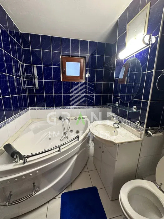 Cameră Decomandată în Apartament Compartimentat cu 4 camere in cartier– Mărăști