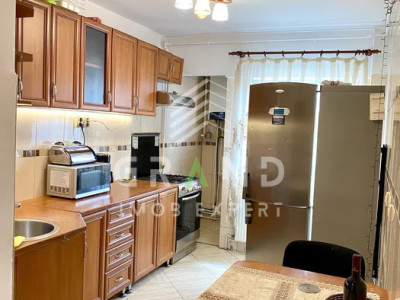 Cameră Decomandată în Apartament Compartimentat cu 4 camere in cartier– Mărăști