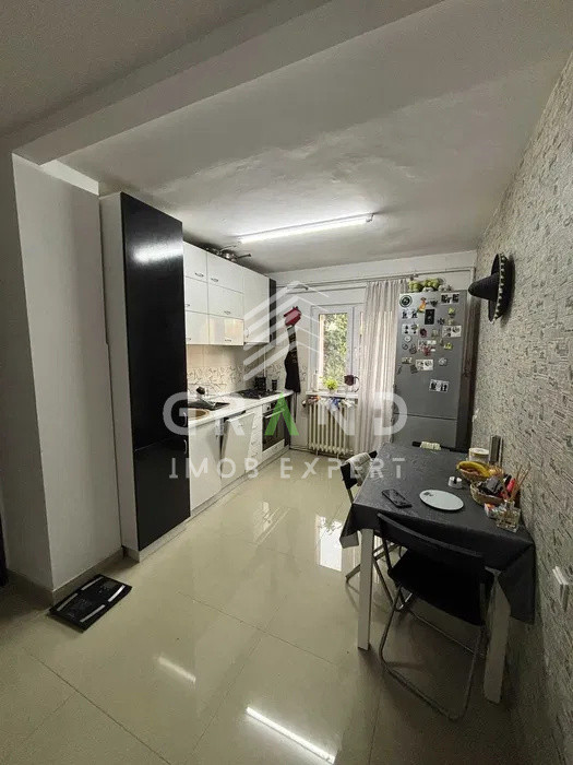 Ap 2 camere DECOMANDAT, zona Grigorescu