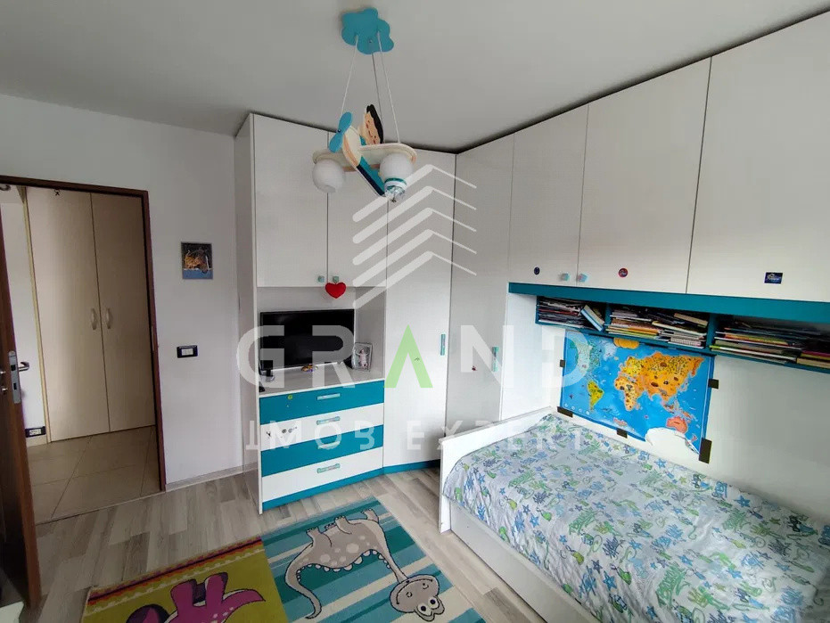 Grigorescu: chirie apartament 2 camere + balcon-etaj intermediar, zona linistita