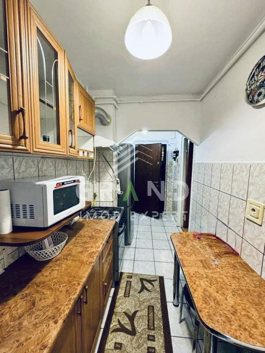 Ap 2 camere,RENOVAT si ECONOM,PARCARE in PARKING,Zona Manastur/MINERVA