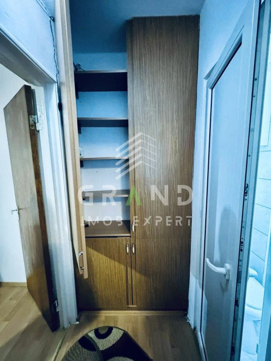 Ap 2 camere,RENOVAT si ECONOM,PARCARE in PARKING,Zona Manastur/MINERVA