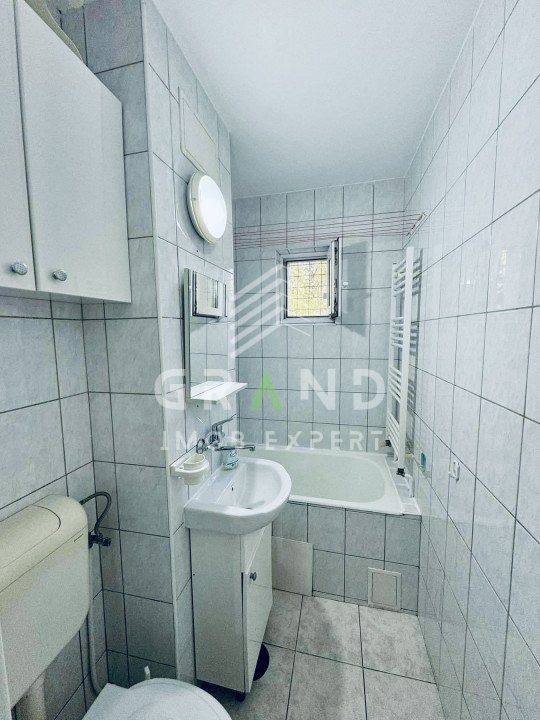 Ap 2 camere,RENOVAT si ECONOM,PARCARE in PARKING,Zona Manastur/MINERVA