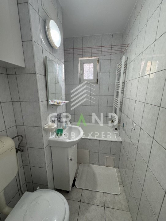 Ap 2 camere,RENOVAT si ECONOM,PARCARE in PARKING,Zona Manastur/MINERVA