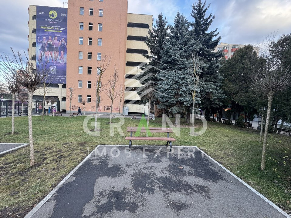 Ap 2 camere,RENOVAT si ECONOM,PARCARE in PARKING,Zona Manastur/MINERVA