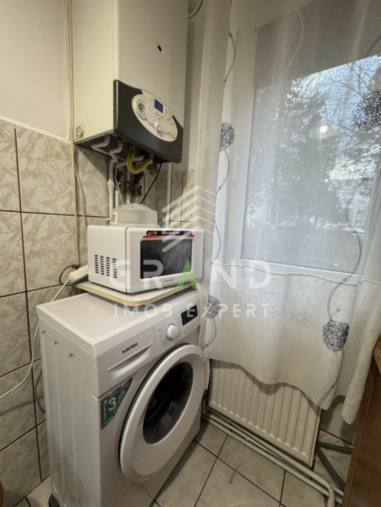 Ap 2 camere,RENOVAT si ECONOM,PARCARE in PARKING,Zona Manastur/MINERVA