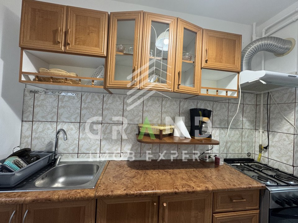 Ap 2 camere,RENOVAT si ECONOM,PARCARE in PARKING,Zona Manastur/MINERVA