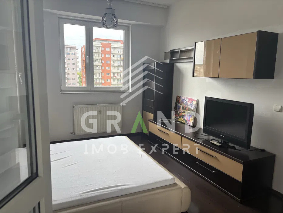 Apartament de inchiriat,decomandat 3 camere cu terasă mare–str. Dorobanților