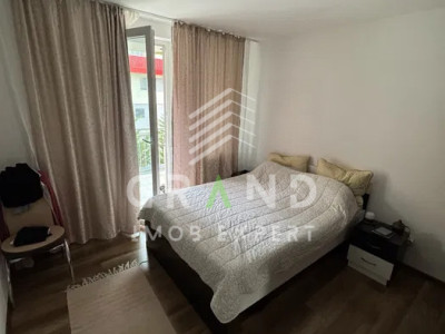 Apartament de vanzare semidecomandat cu 2 Camere, Balcon 12 mp & Parcare, BACIU