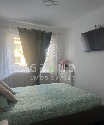 Vanzare Apartament 3 camere decomandat + parcare, mobilat si utilat, Florești