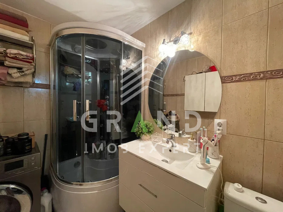 Vanzare Apartament 3 camere decomandat + parcare+debara – Calea Dorobanților