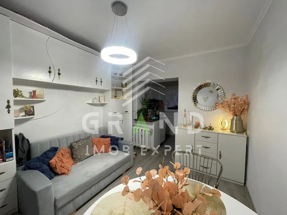 Vanzare Apartament 3 camere decomandat + parcare+debara – Calea Dorobanților