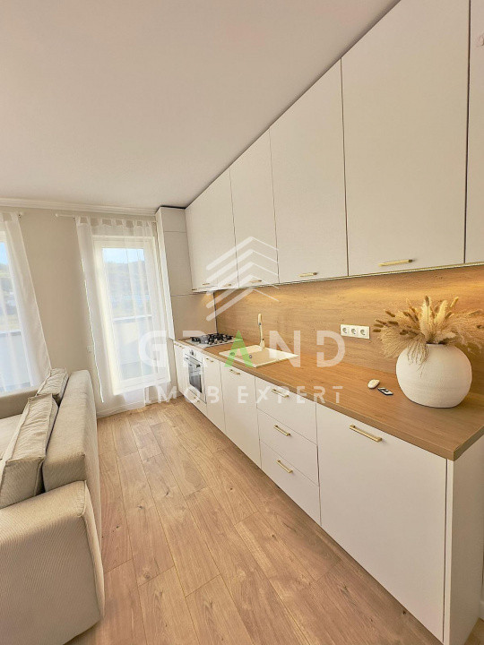 Apartament de vanzare:nou,ultrafinisat,mobilat,utilat cu terasa  25mp , Floresti