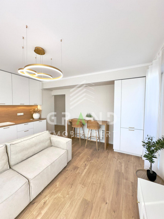 Apartament de vanzare:nou,ultrafinisat,mobilat,utilat cu terasa  25mp , Floresti