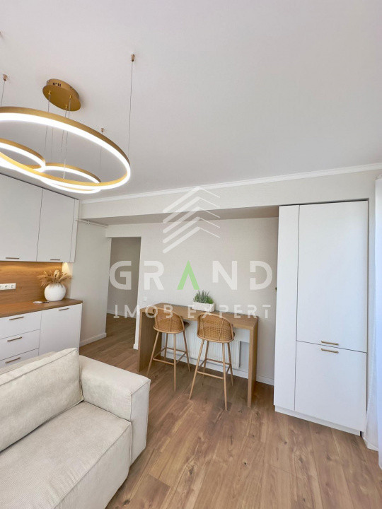 Apartament de vanzare:nou,ultrafinisat,mobilat,utilat cu terasa  25mp , Floresti