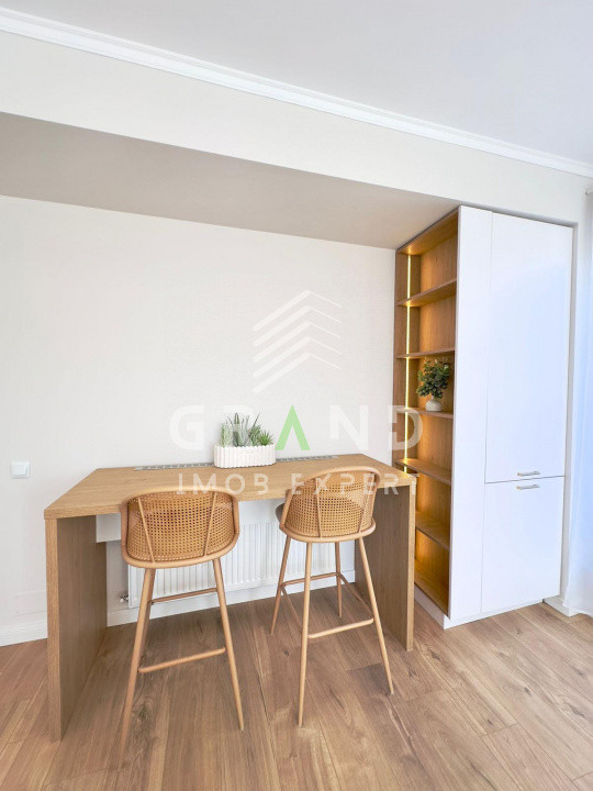 Apartament de vanzare:nou,ultrafinisat,mobilat,utilat cu terasa  25mp , Floresti