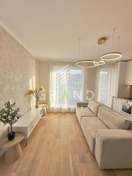 Apartament de vanzare:nou,ultrafinisat,mobilat,utilat cu terasa  25mp , Floresti