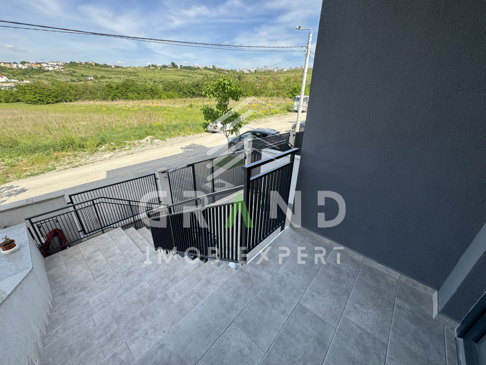 OPORTUNITATE!Casa 4 camere,TERASA+GRADINA,GARAJ,ZONA BORHANCI/ROMUL LADEA