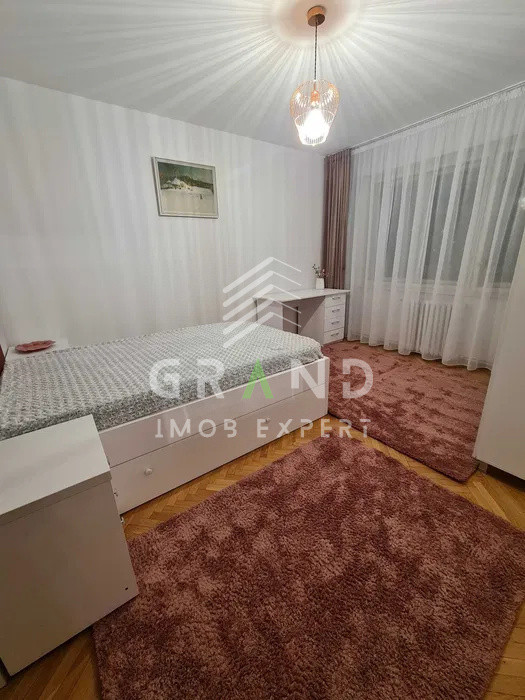 Ap 3 camere, BALCON, zona Andrei Muresanu