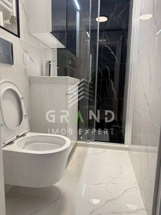 Inchiriere apartament decomandat 2 camere –Plopilor, aproape de centrul orașului