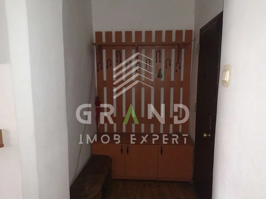 Închiriere apartament cu 3 camere, decomandat, 81 mp,Calea Dorobanților, Parcare